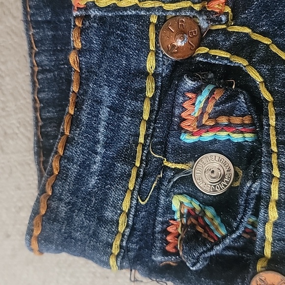 True Religion shorts, size 27, Bobby section - Picture 5 of 7